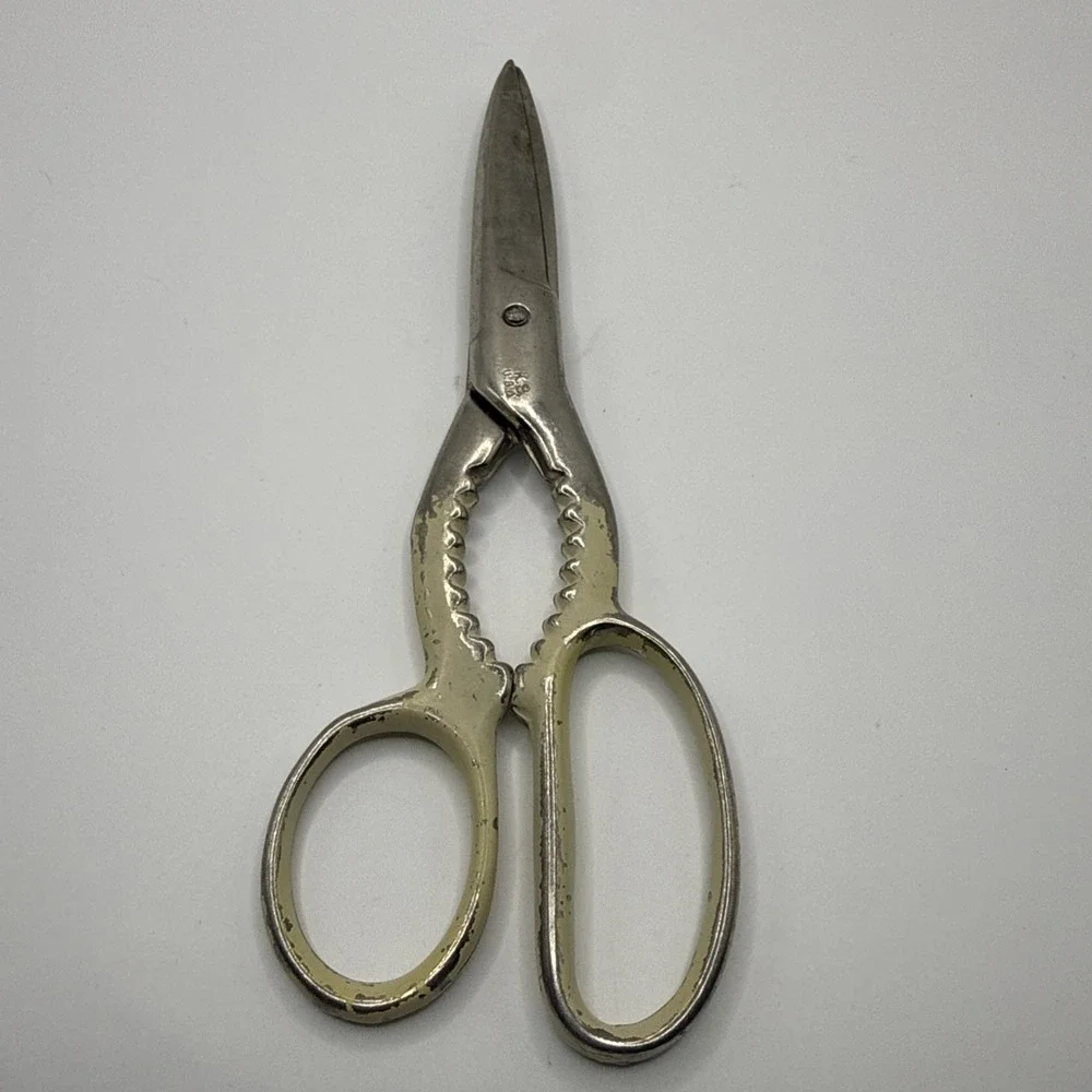 Vintage Wiss Kitchen Shears KS USA Multi Use Nut Cracker Craft Silver 8